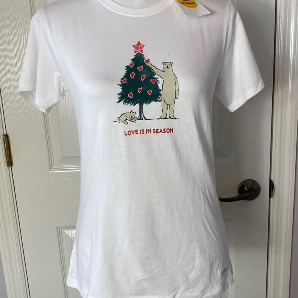 LIFE IS GOOD WHITE CHRISMAS TSHIRT XS